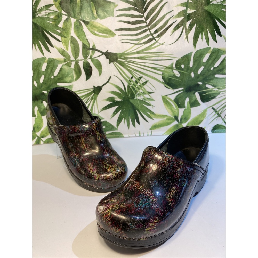 Dansko 41 US Size 8 Multicolor Unique Pixels Clogs